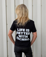 Lade das Bild in den Galerie-Viewer, Life Is Better With Techno - Ladies Organic Shirt