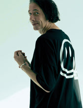 Lade das Bild in den Galerie-Viewer, MVL Smiley Oversize Shirt
